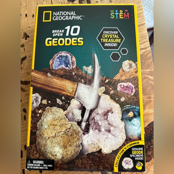 NATIONAL GEOGRAPHIC Break Open 10 Premium Geodes - Picture 2 of 4